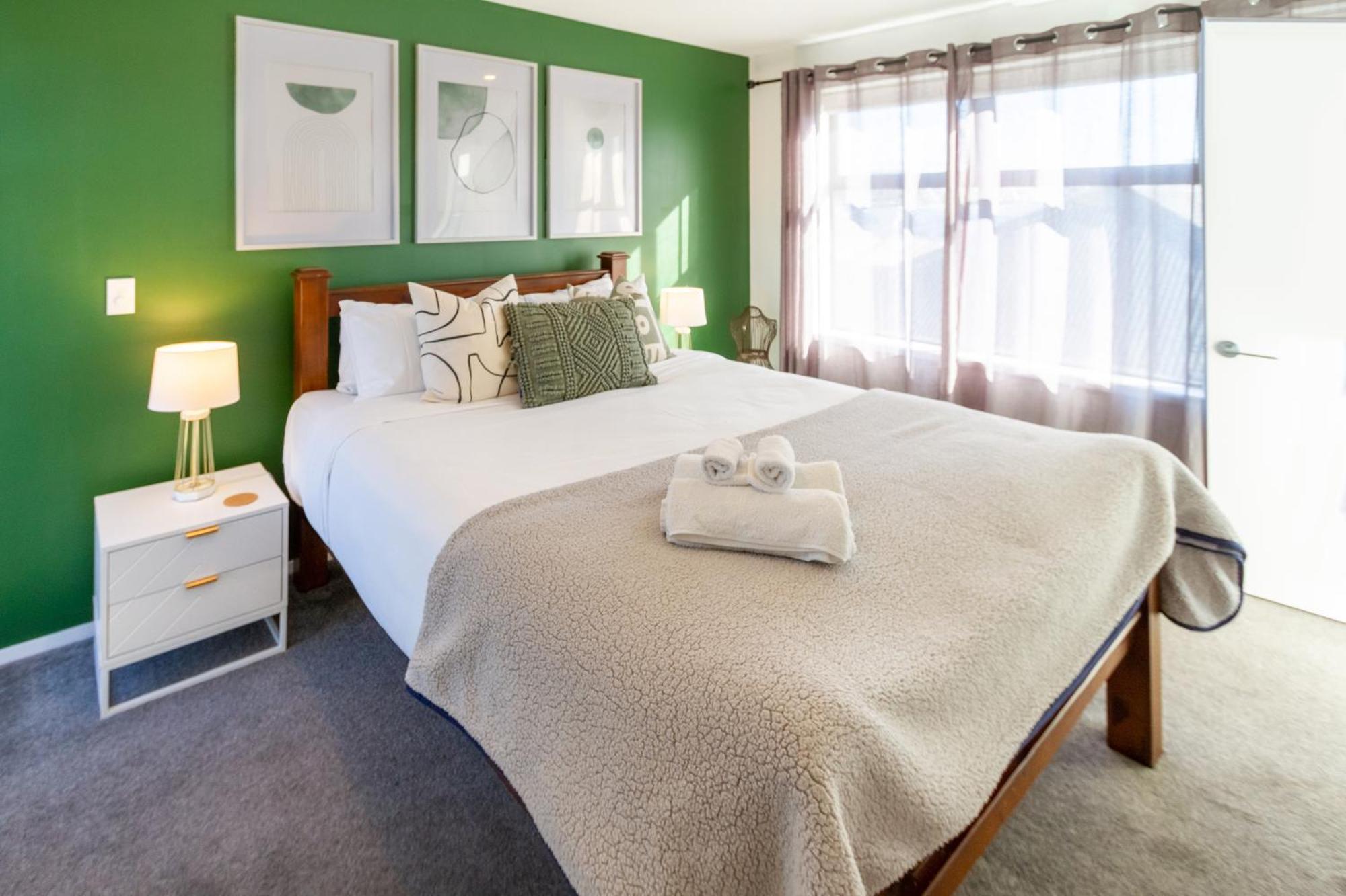 Gorgeous In Green - 2 Bed Central Oasis W/King Bed Christchurch Exterior foto